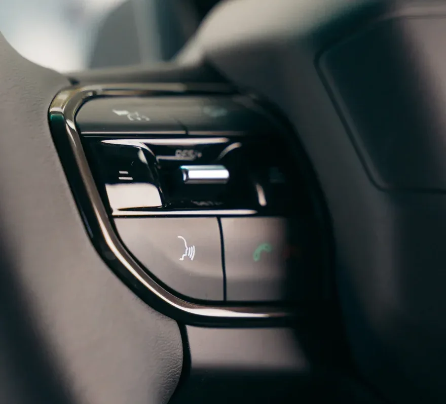 Multifunction steering wheel